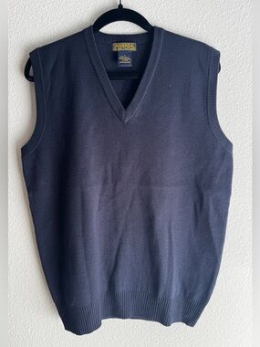 Universal Men's Dark Navy V-Neck Sweater Vest Small